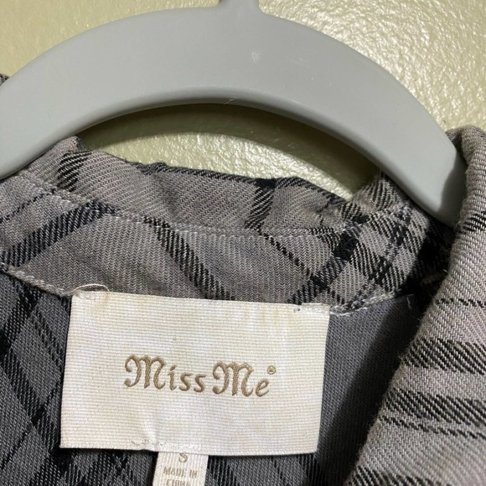 Miss‎ Me High Low Shirt, Size S - Picture 3 of 4